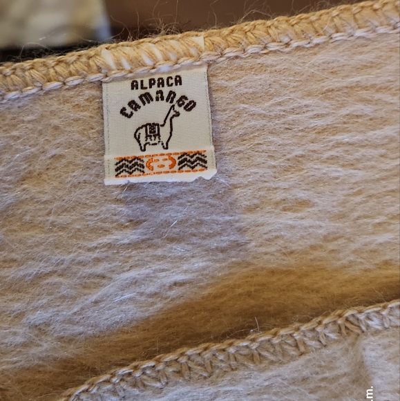 ALPACA CAMARGO Scarf - Picture 3 of 3